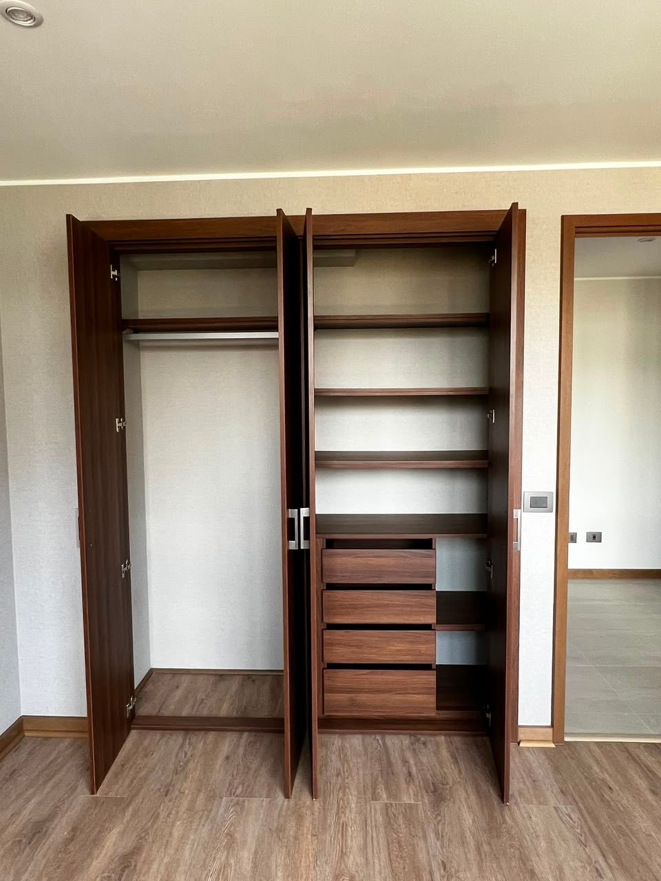 closet abierto dormitorio secundario