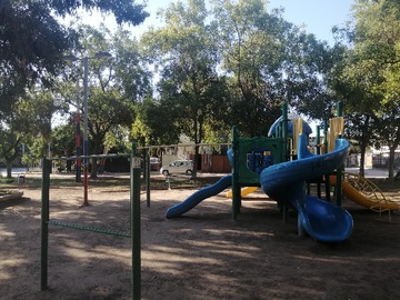 Plaza afuera del edificio