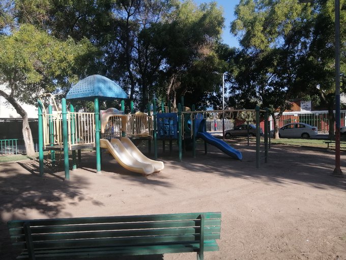 plaza afuera del edificio