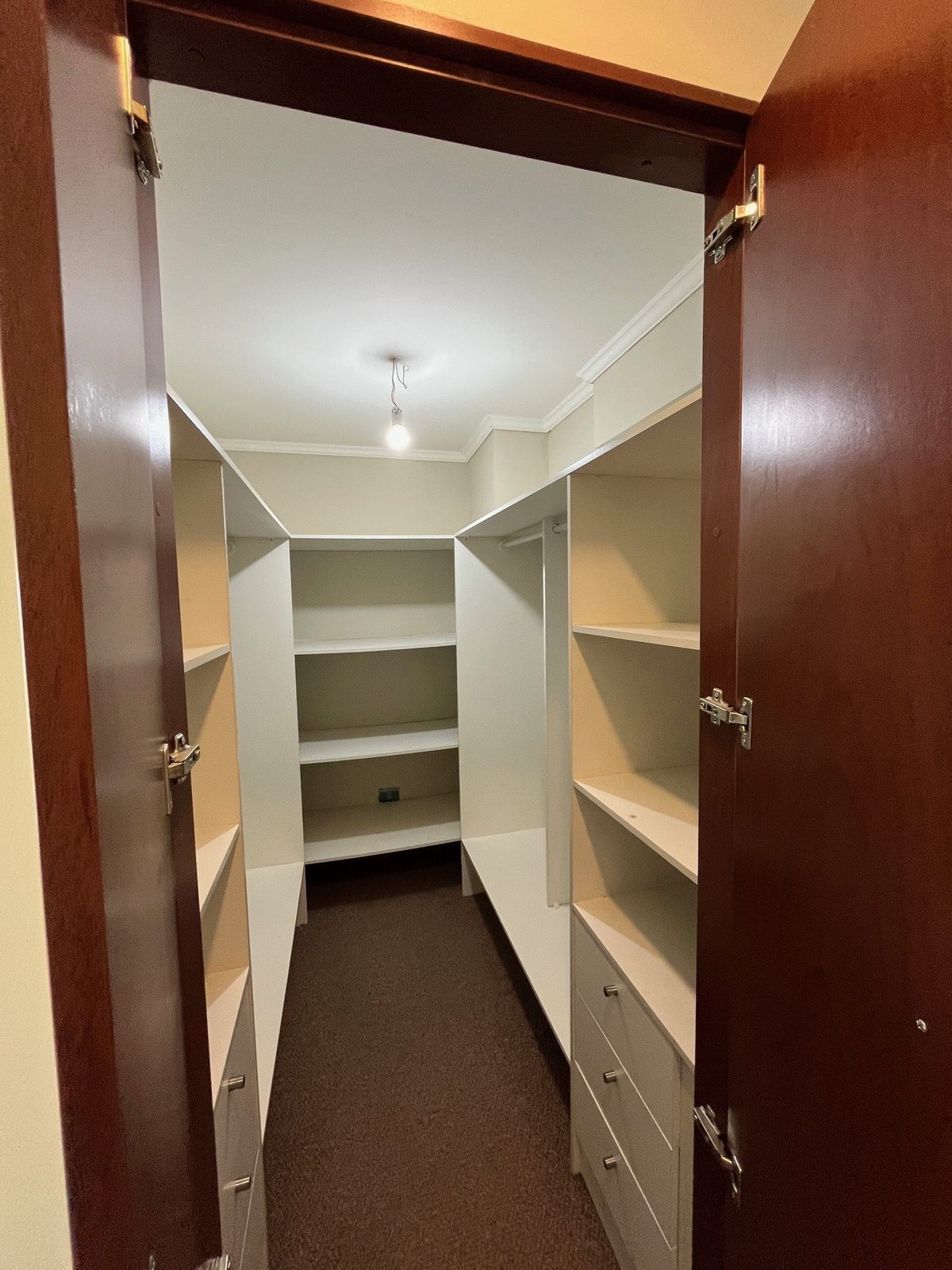 Walking Closet