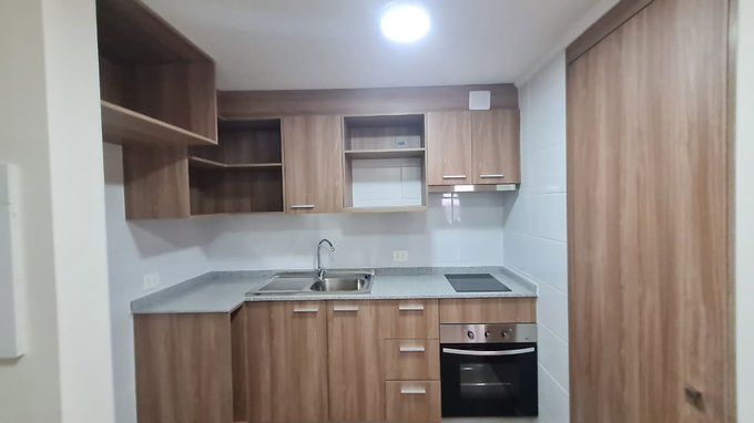 Cocina y horno electrico, campana, muebles