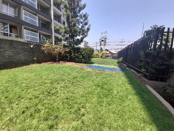 Patio con jardín