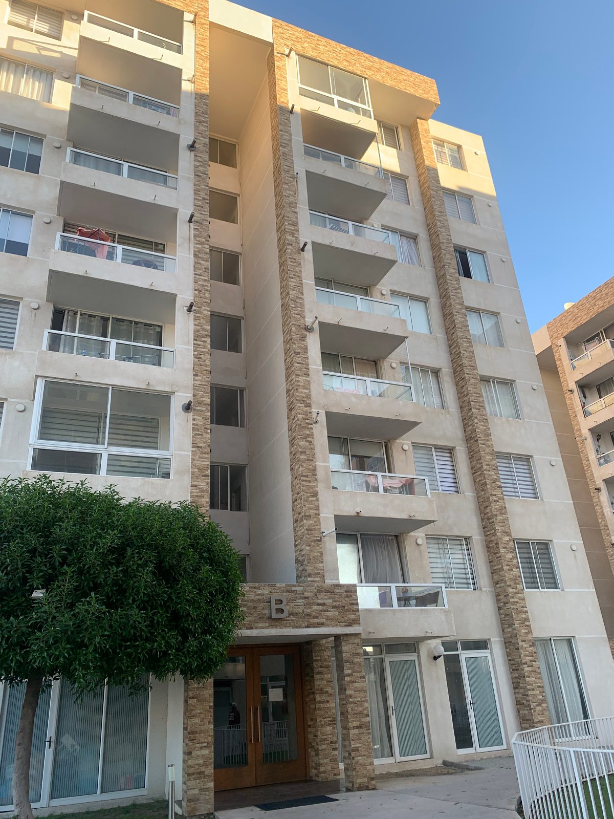 Frontis torre B