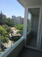 balcón con acceso por living y dormitorio