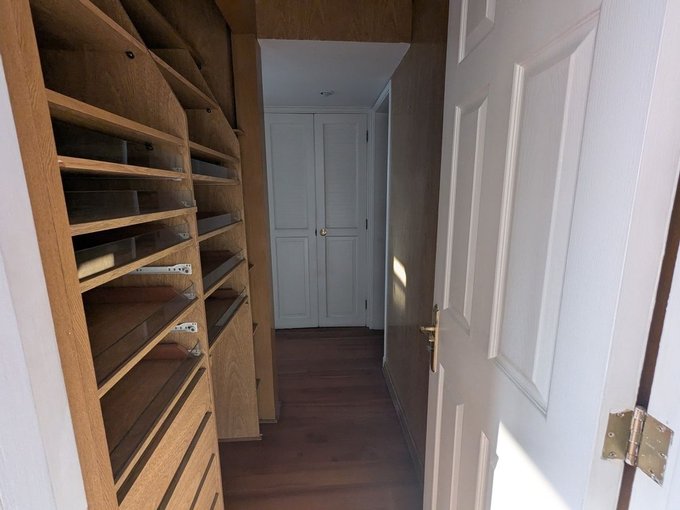 Walking Closet Principal