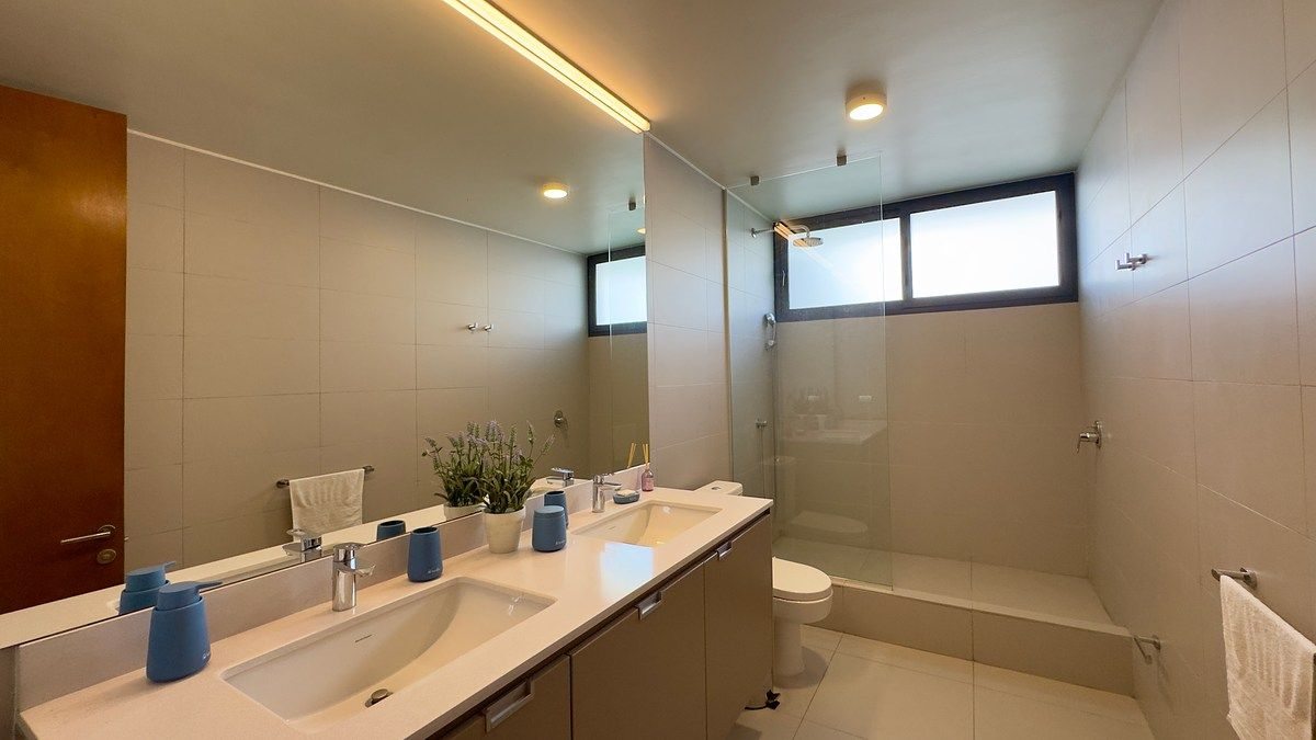 Baño dormitorio principal