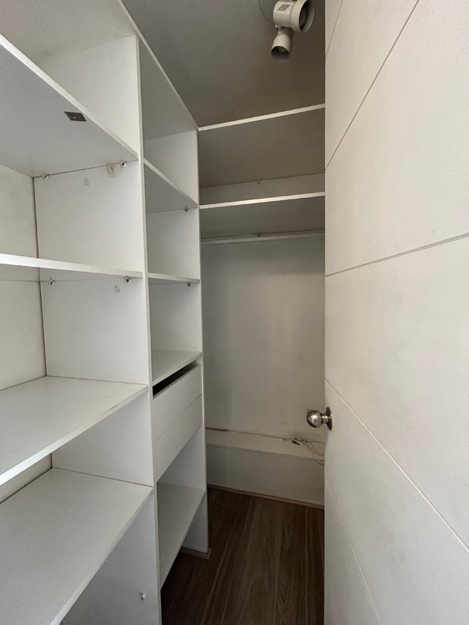 Walk-in closet