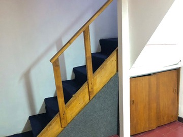 Escalera y Espacio almacenaje
