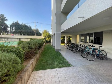 jardines y bicicleteros