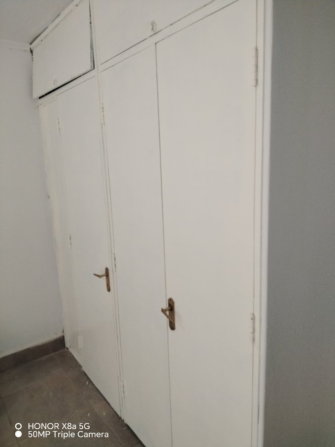 Closet amplios en dormitorios y pasillo