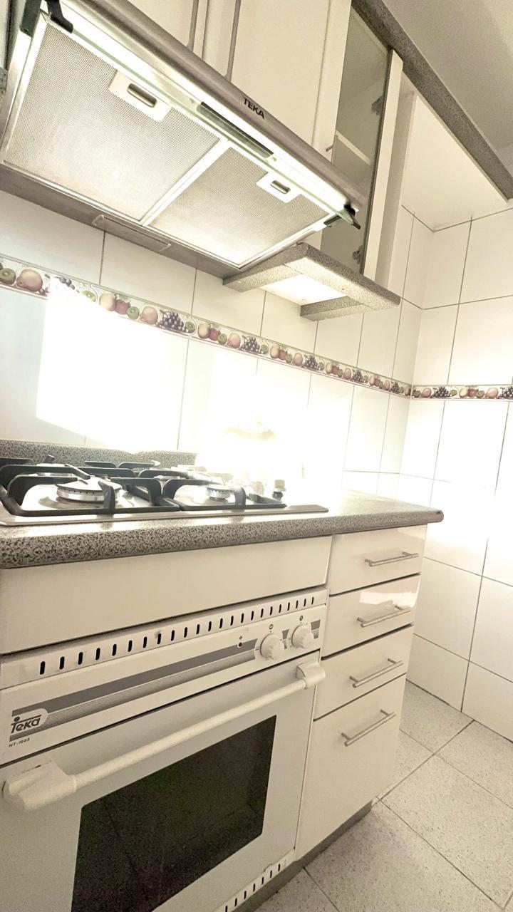 COCINA / ENCIMERA, ESPACIO REFRI