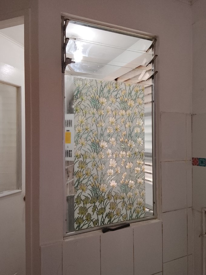 Ventana en cocina que conecta con logia