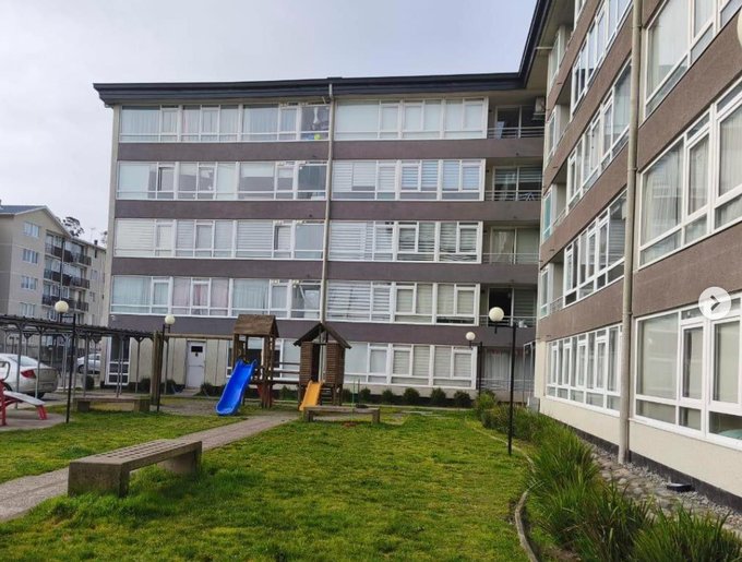 areas verdes con parque de juegos