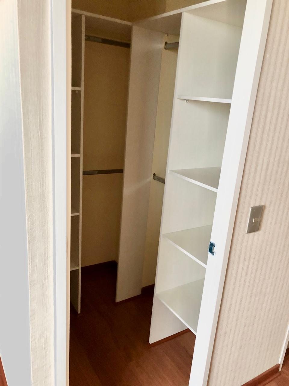 WALKING CLOSET