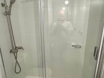 Ducha con puertas de vidrio