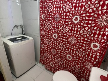 baño con espacio para lavadora