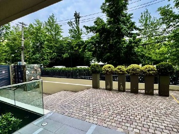 Acceso principal edificio