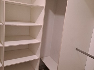W, Closet 2