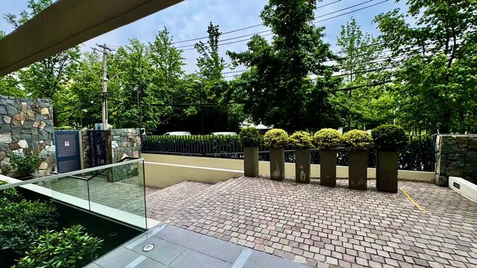 Acceso principal edificio