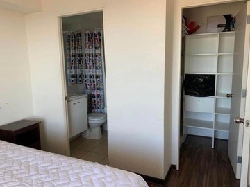 Dormitorio principal con baño y closet