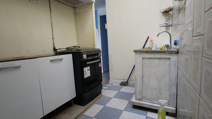 incluye cocina de 4 platos