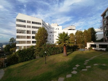 Clinica Reñaca colindante al Edificio