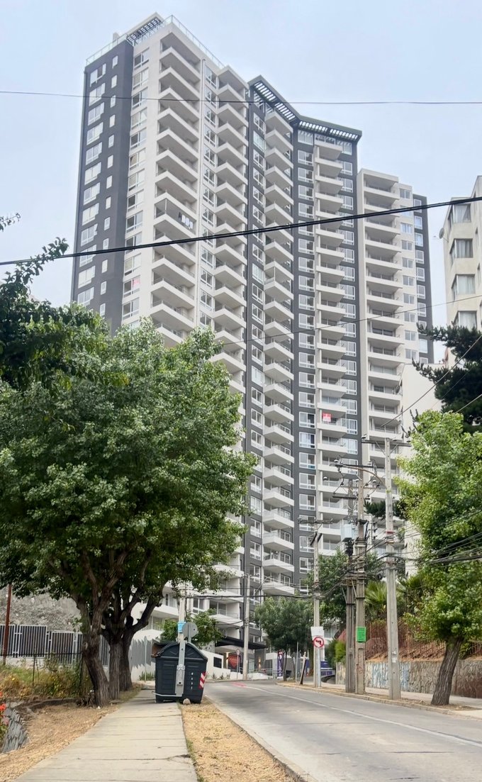 Fachada Edificio por calle Isla Picton
