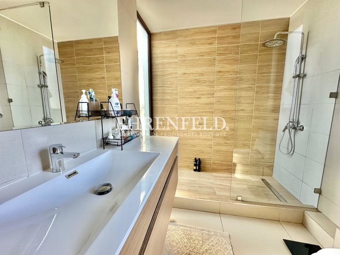Baño suite.