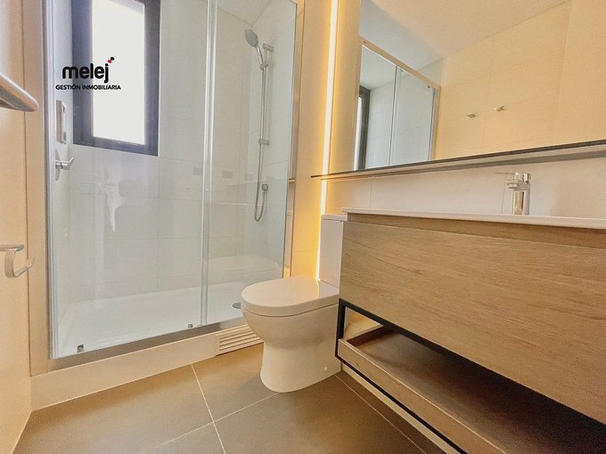 Baño en suite. Ventilación natural.
