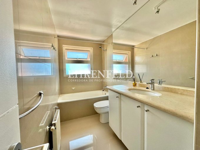 Baño suite.