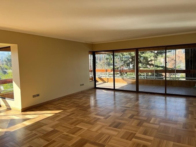 Amplio living comedor