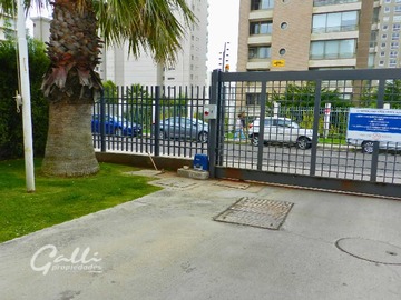 Arriendo Mensual / Estacionamiento / Concón