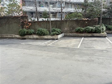 Arriendo Mensual / Estacionamiento / Las Condes