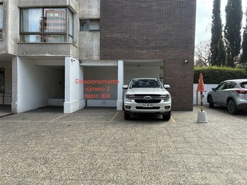 Arriendo Mensual / Estacionamiento / Las Condes