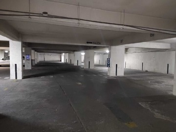 Arriendo Mensual / Estacionamiento / Las Condes