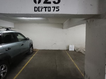Arriendo Mensual / Estacionamiento / Las Condes