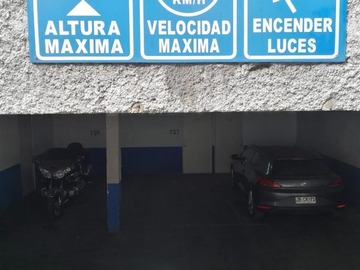 Arriendo Mensual / Estacionamiento / Las Condes