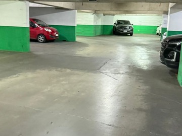 Arriendo Mensual / Estacionamiento / Las Condes