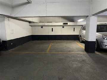 Arriendo Mensual / Estacionamiento / Las Condes
