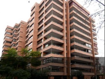 Arriendo Mensual / Estacionamiento / Las Condes