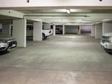 Arriendo Mensual / Estacionamiento / Lo Barnechea