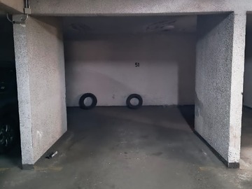 Arriendo Mensual / Estacionamiento / Providencia