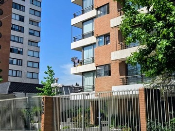 Arriendo Mensual / Estacionamiento / Providencia