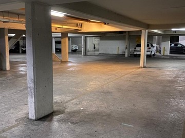 Arriendo Mensual / Estacionamiento / Providencia