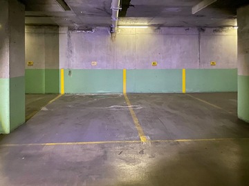 Arriendo Mensual / Estacionamiento / Providencia