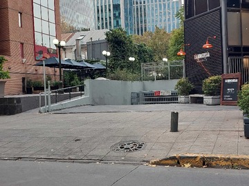 Arriendo Mensual / Estacionamiento / Providencia