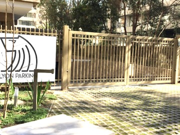 Arriendo Mensual / Estacionamiento / Providencia