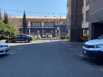 Arriendo Mensual / Estacionamiento / San Miguel