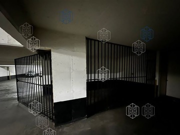 Arriendo Mensual / Estacionamiento / Santiago