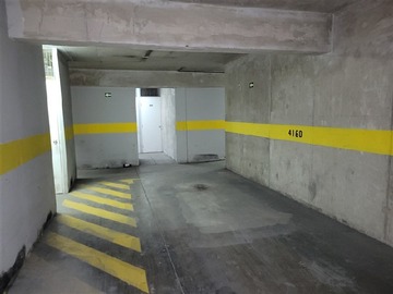 Arriendo Mensual / Estacionamiento / Santiago